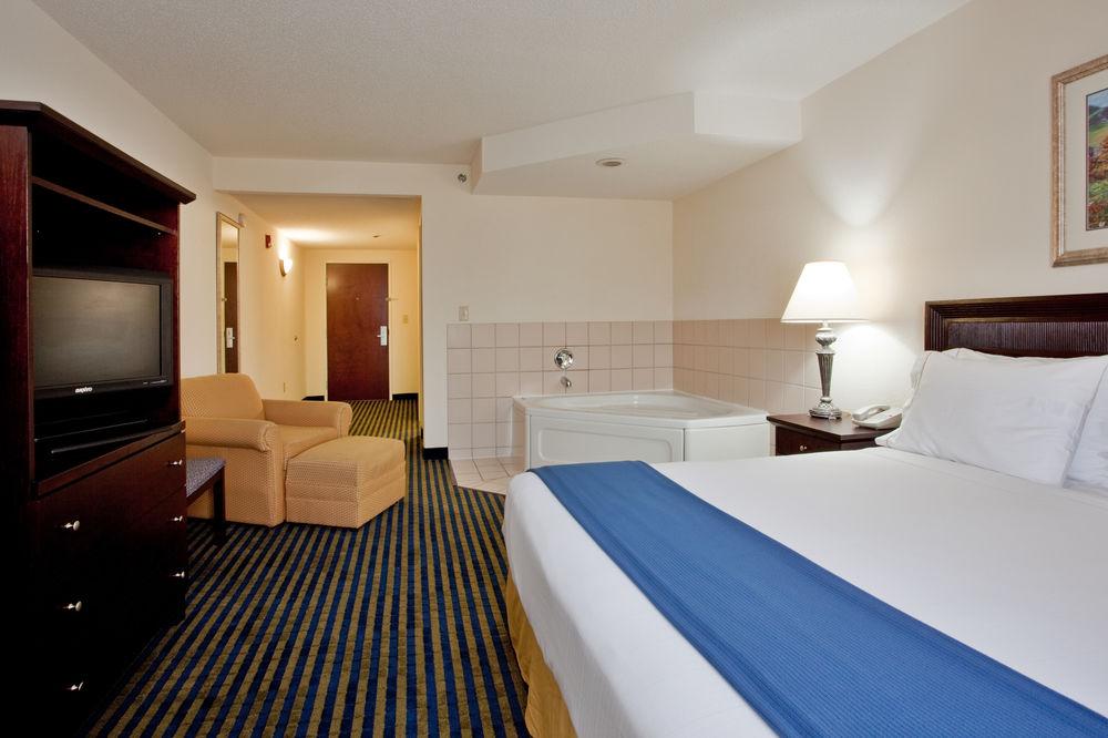 Holiday Inn Express & Suites Chesapeake By Ihg Kültér fotó